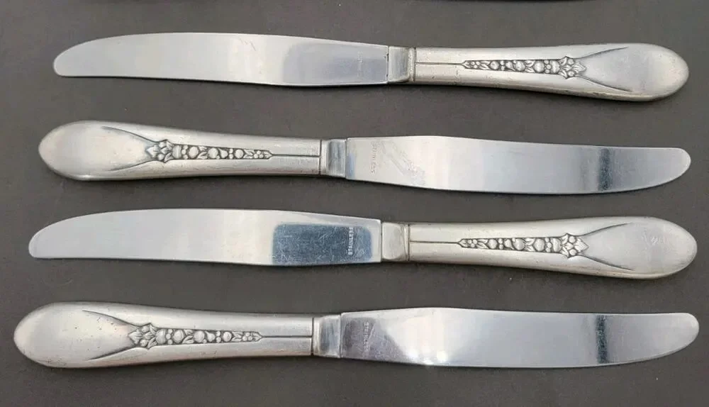WM Rogers Mfg Set 4 Dinner Knives PRISCILLA LADY ANN Silverplate Flatware Vtg